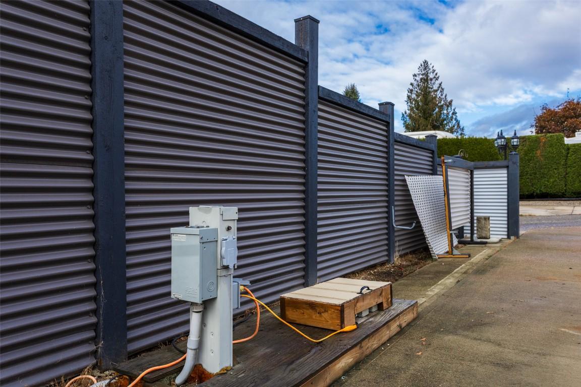 332-415 Commonwealth Road, Kelowna, BC - Outdoor