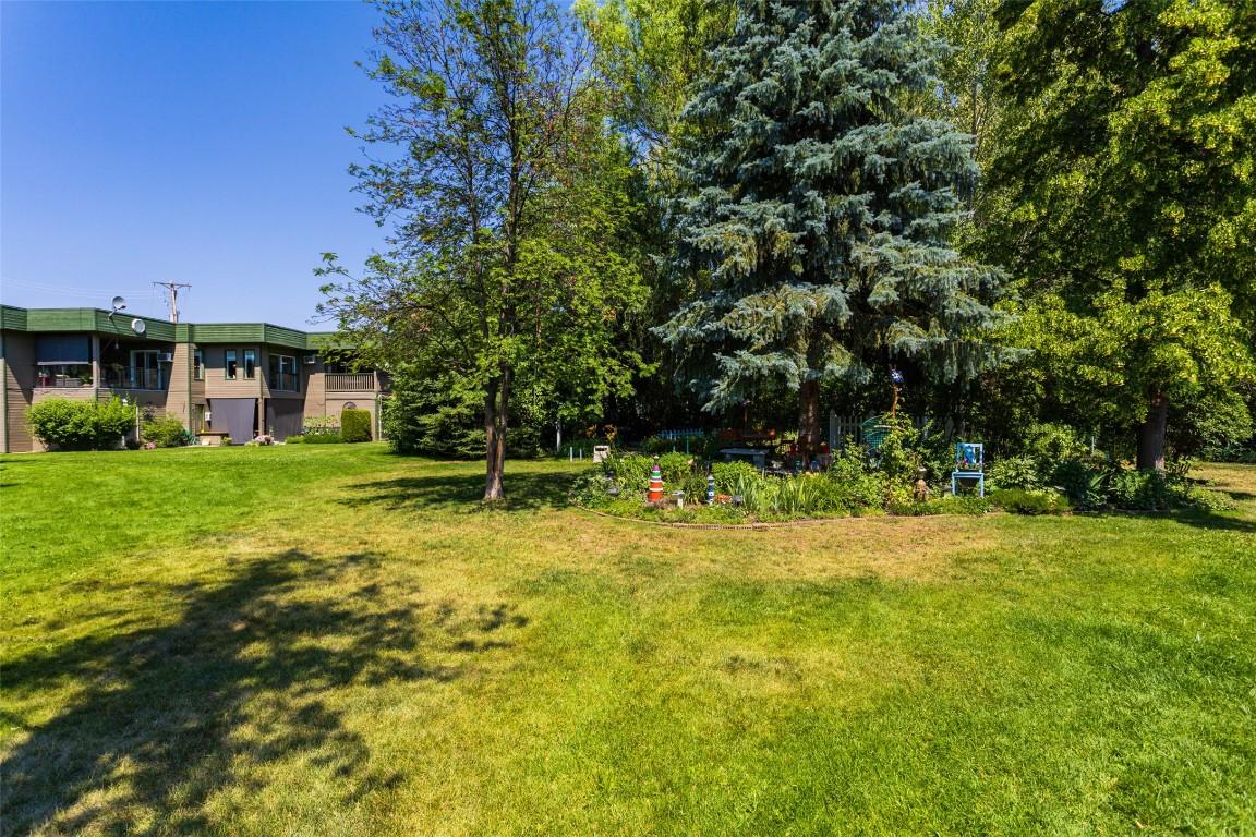 332-415 Commonwealth Road, Kelowna, BC - Outdoor