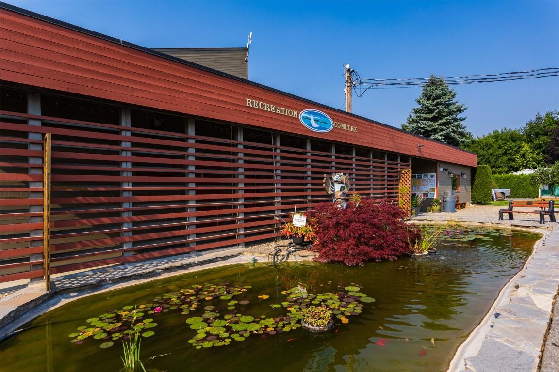 332-415 Commonwealth Road, Kelowna, BC - Outdoor