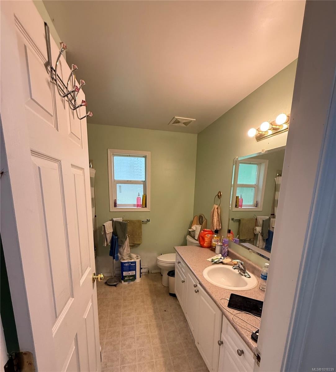 148 Meadow Dr, Salt Spring, BC