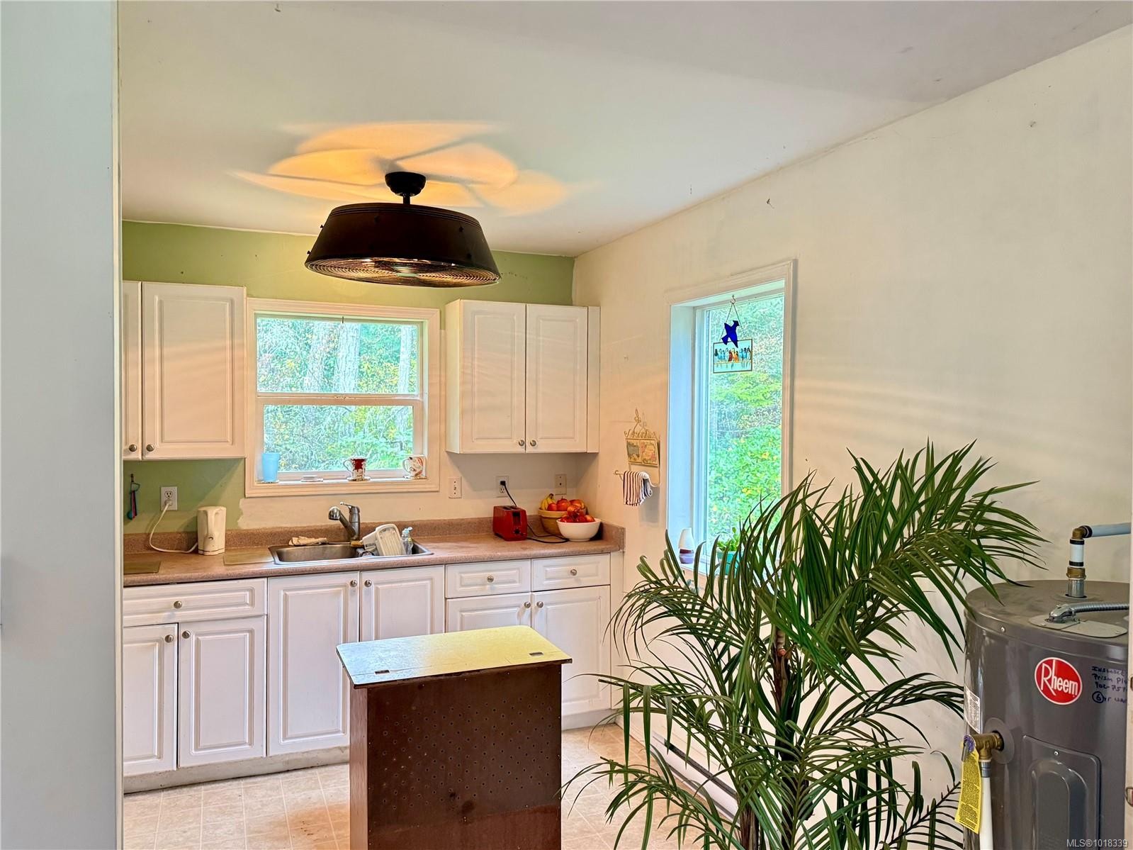 148 Meadow Dr, Salt Spring, BC