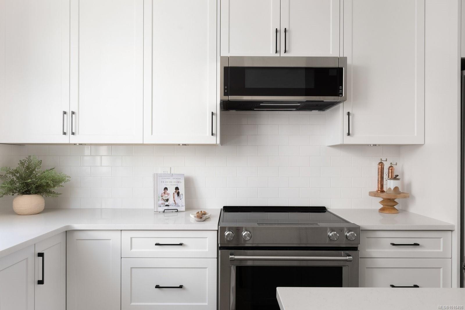 9-10145 Fifth St, Sidney, BC