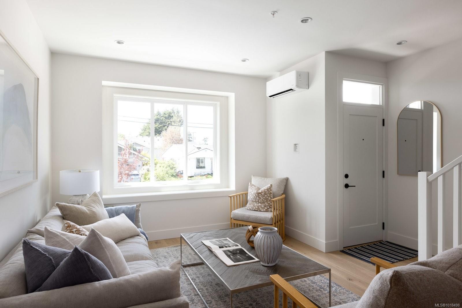 9-10145 Fifth St, Sidney, BC