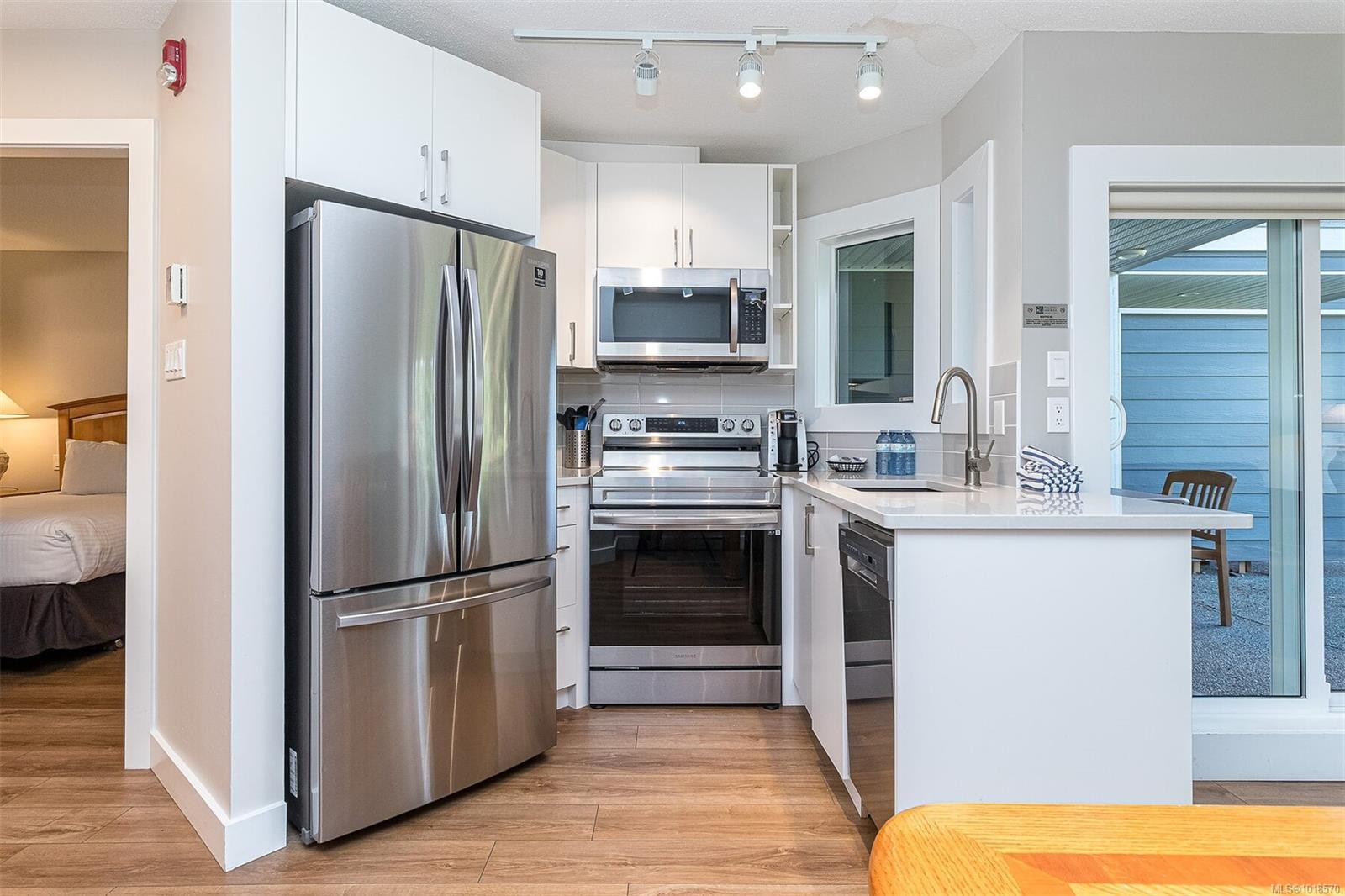 717-1600 Stroulger Rd, Nanoose Bay, BC - Indoor Photo Showing Kitchen