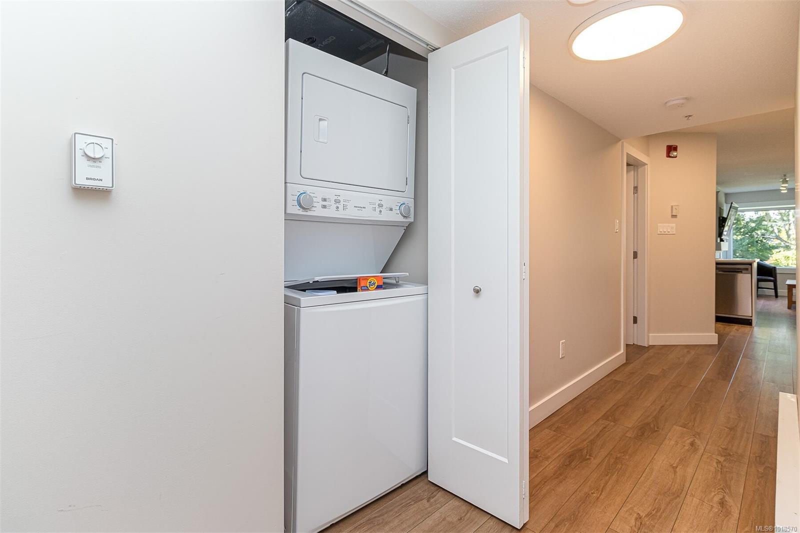 717-1600 Stroulger Rd, Nanoose Bay, BC - Indoor Photo Showing Laundry Room