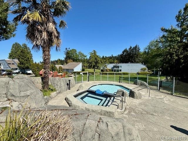 717-1600 Stroulger Rd, Nanoose Bay, BC - Outdoor