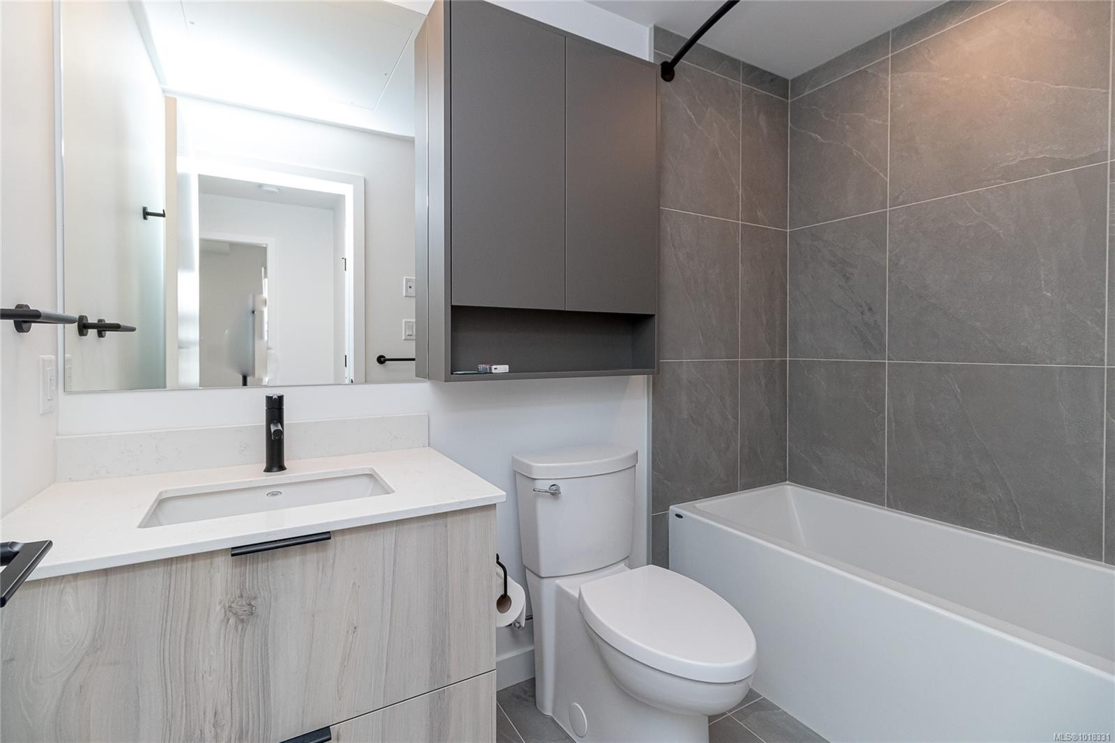 312-3564B Ryder Hesjedal Way, Colwood, BC - Indoor Photo Showing Bathroom