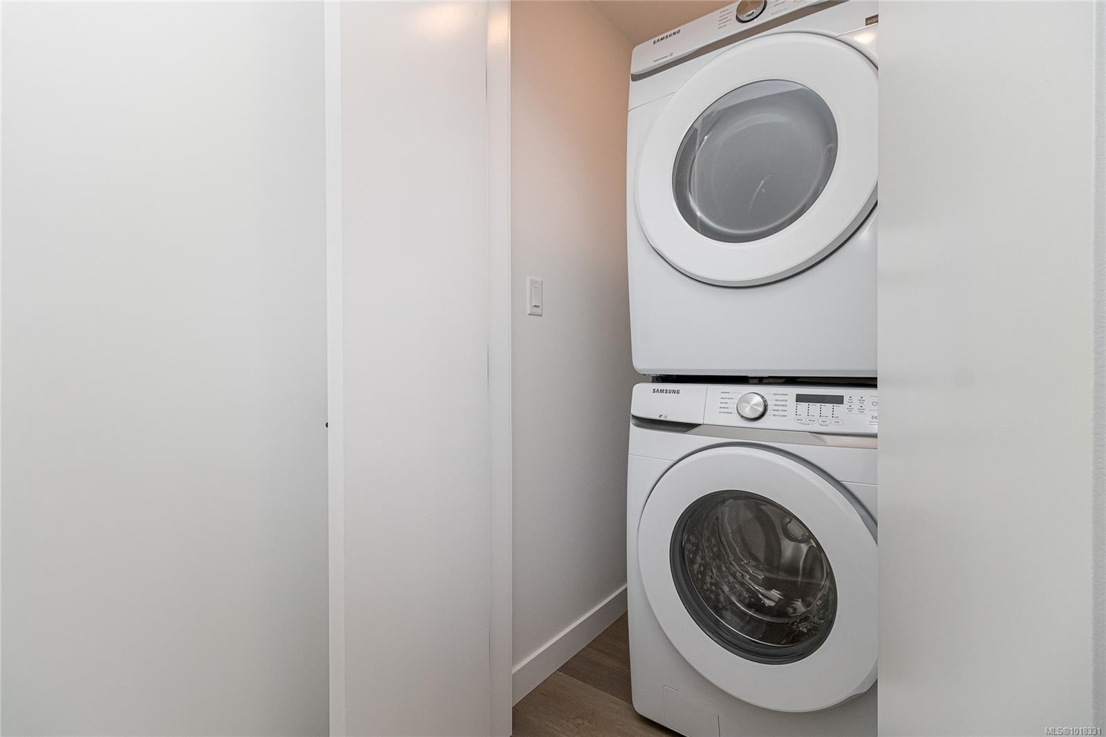 312-3564B Ryder Hesjedal Way, Colwood, BC - Indoor Photo Showing Laundry Room
