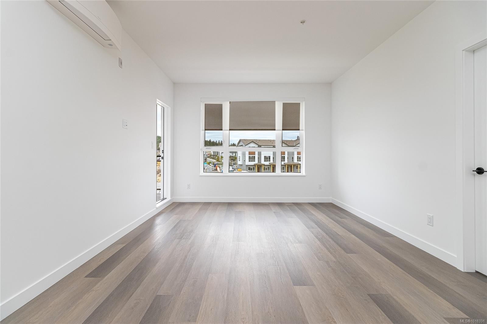 312-3564B Ryder Hesjedal Way, Colwood, BC - Indoor Photo Showing Other Room