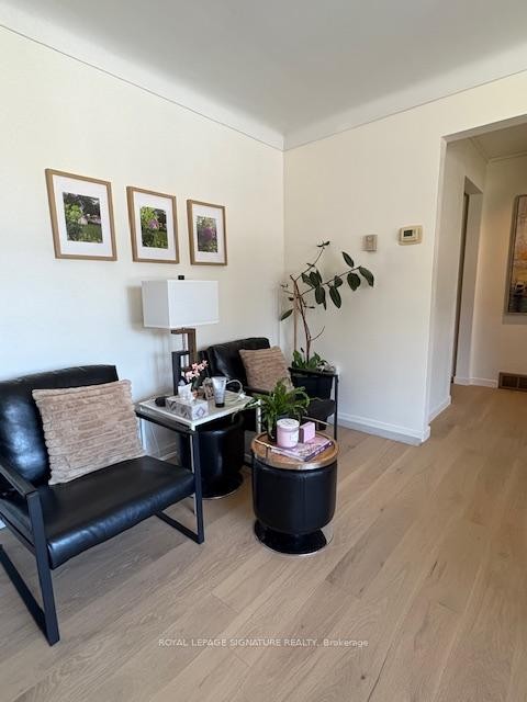 7321 Fern Avenue, Niagara Falls, ON - Indoor Photo Showing Living Room