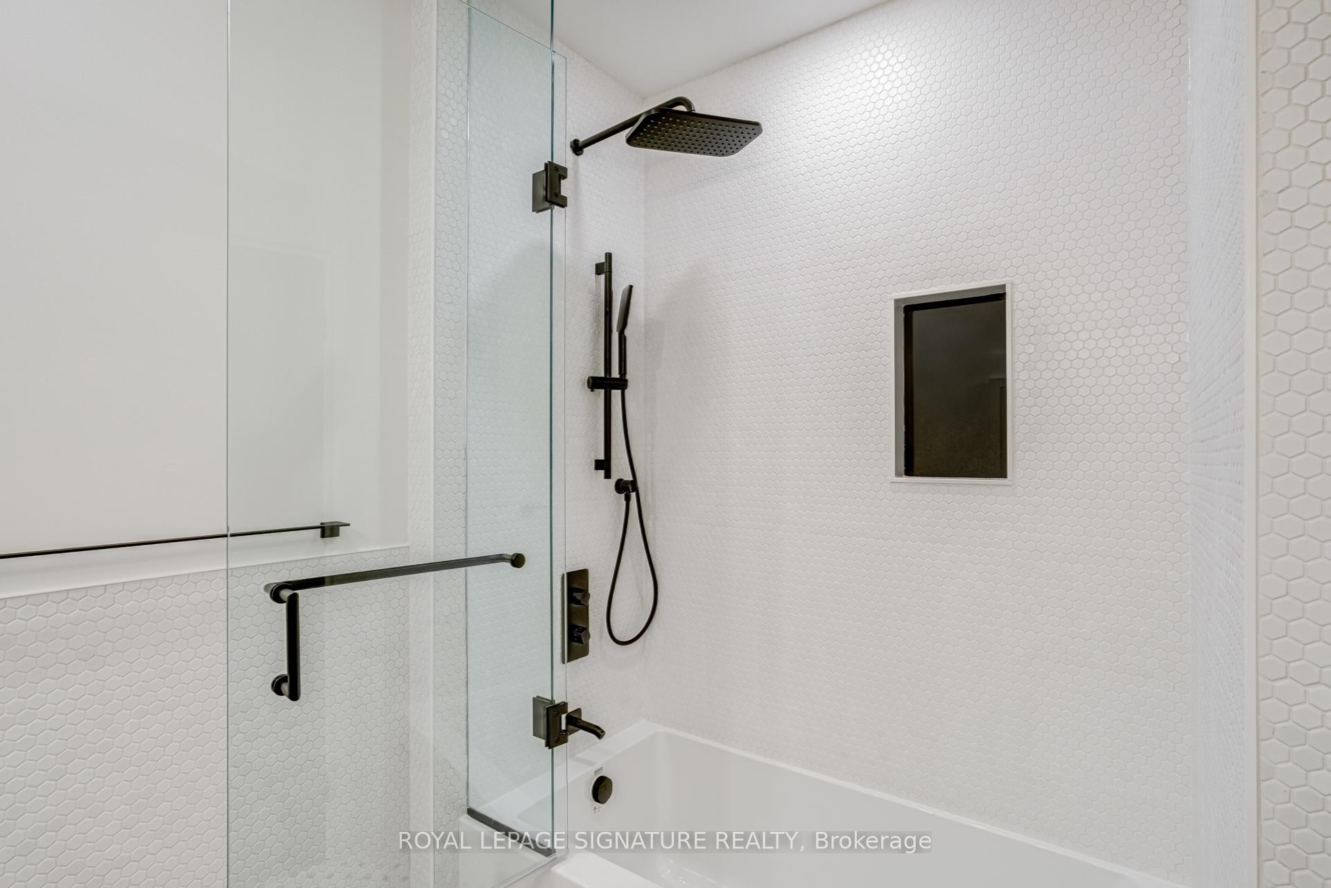 Lower Level-27 Scotland Road, Toronto, ON - Indoor Photo Showing Bathroom