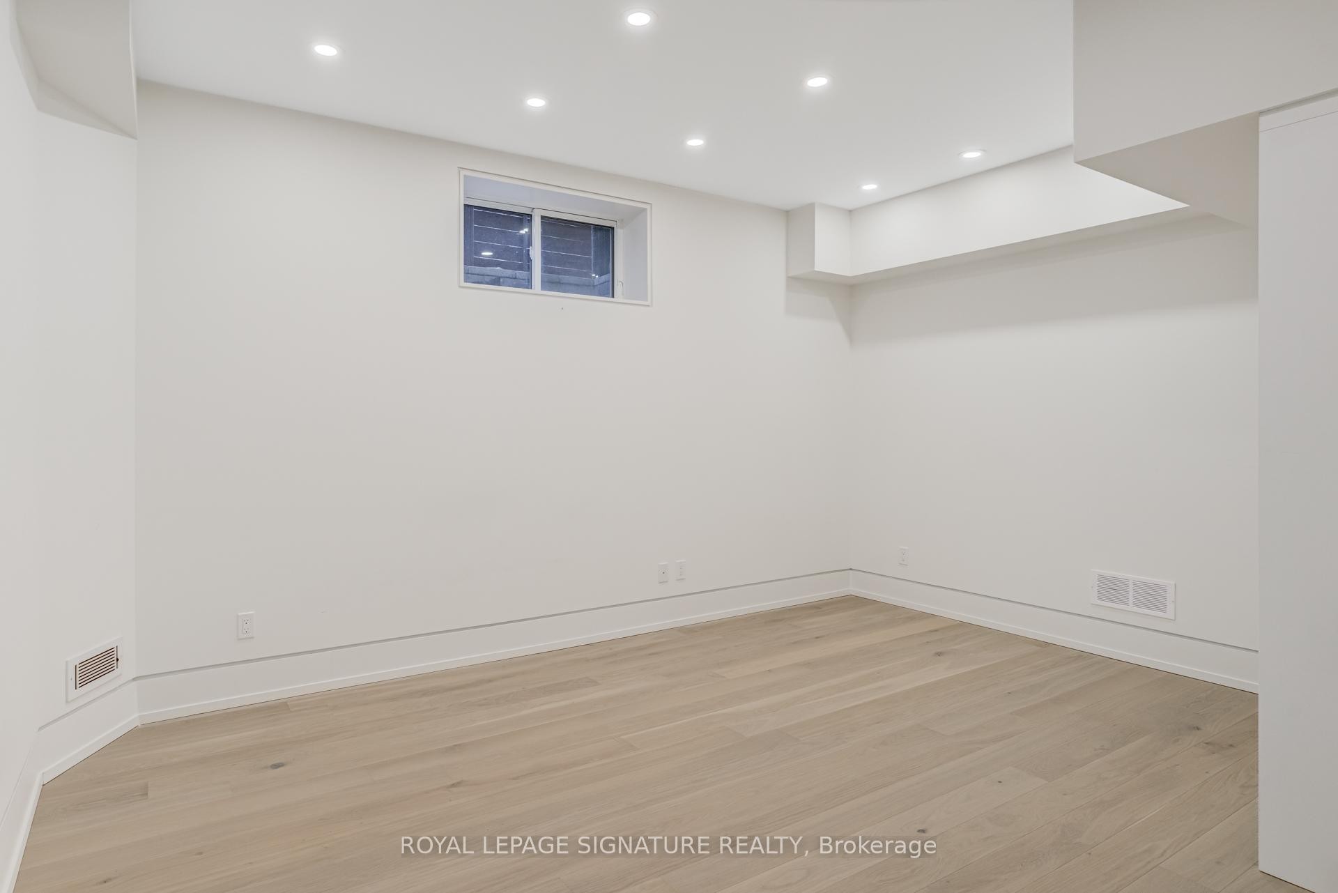 Lower Level-27 Scotland Road, Toronto, ON - Indoor Photo Showing Other Room