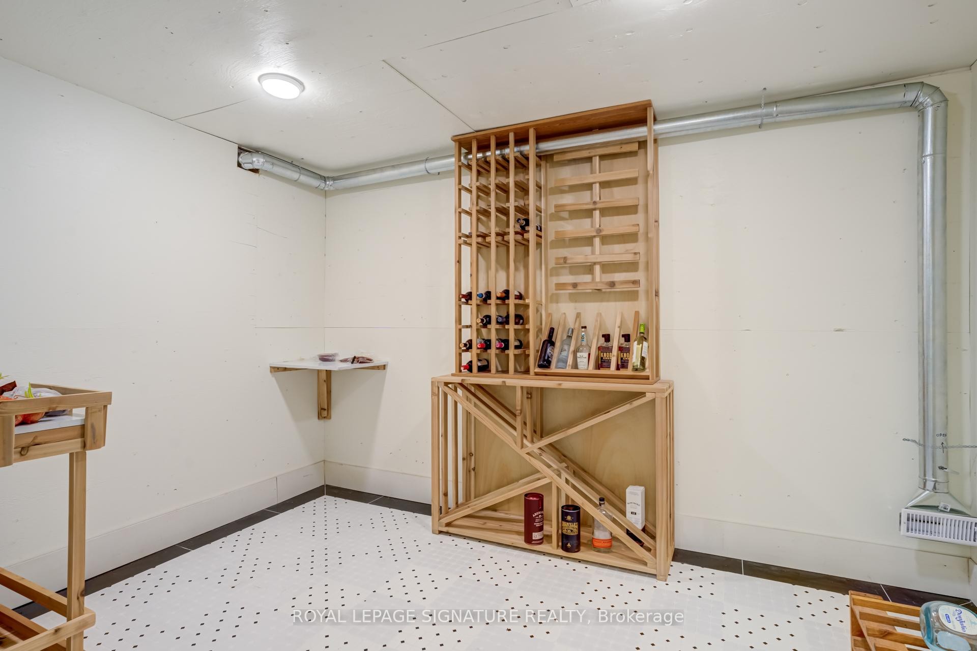 Lower Level-27 Scotland Road, Toronto, ON - Indoor Photo Showing Other Room