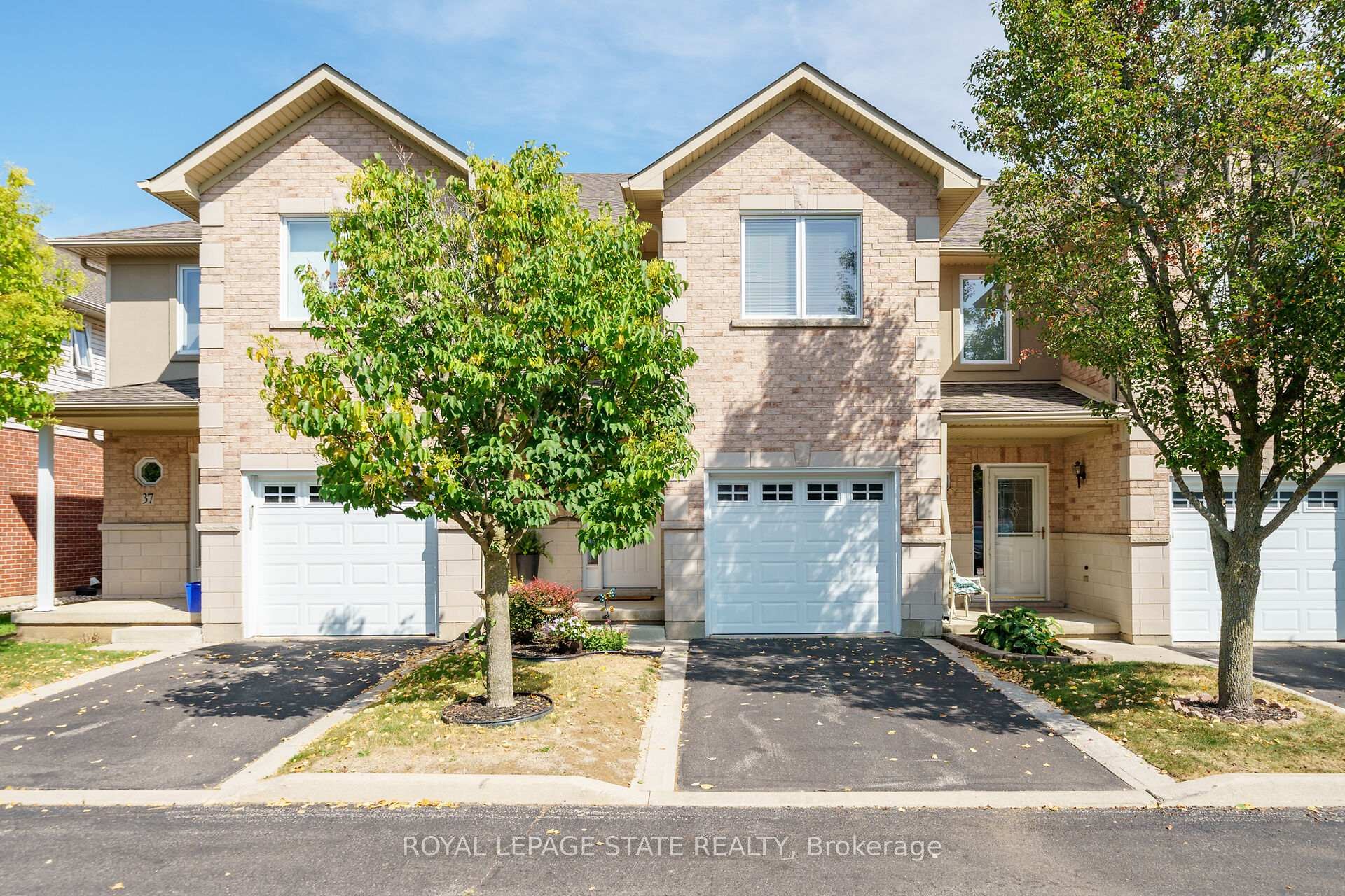 36-81 Valridge Drive, Hamilton, ON - Outdoor With Facade