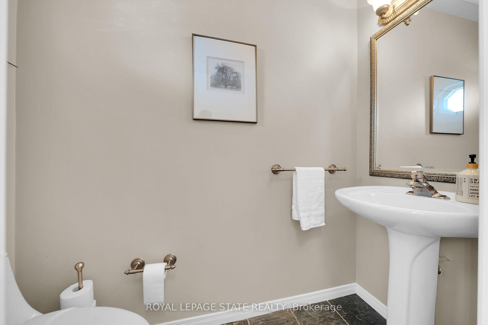 36-81 Valridge Drive, Hamilton, ON - Indoor Photo Showing Bathroom