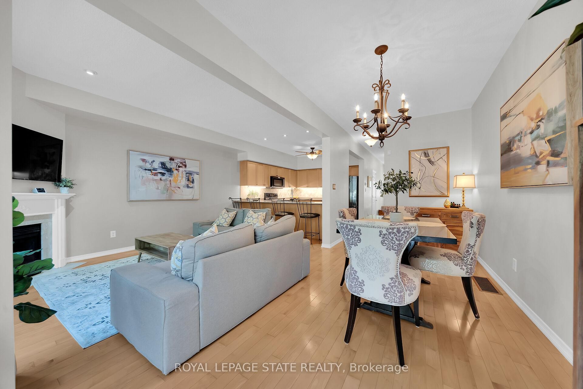36-81 Valridge Drive, Hamilton, ON - Indoor Photo Showing Living Room With Fireplace