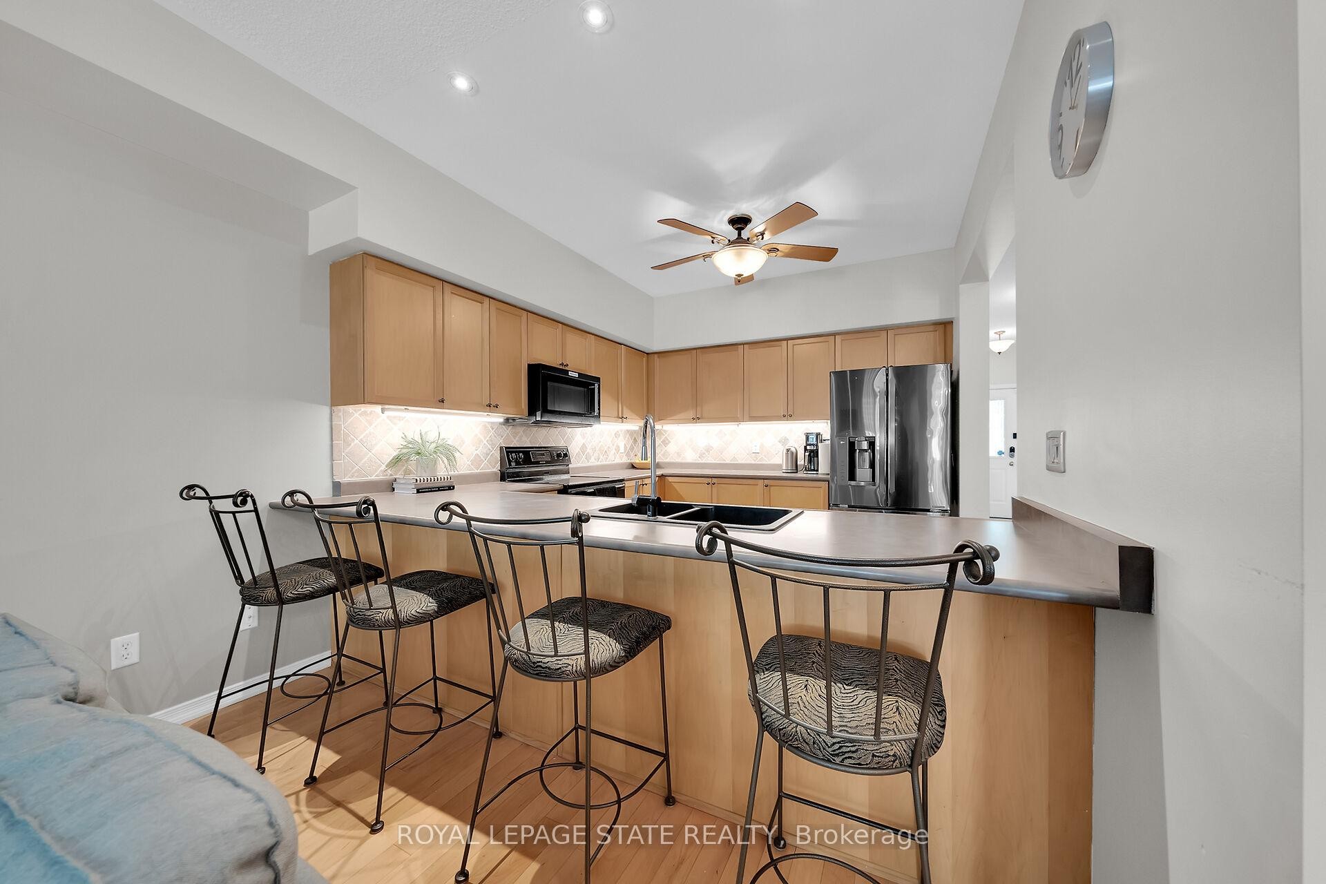 36-81 Valridge Drive, Hamilton, ON - Indoor Photo Showing Kitchen