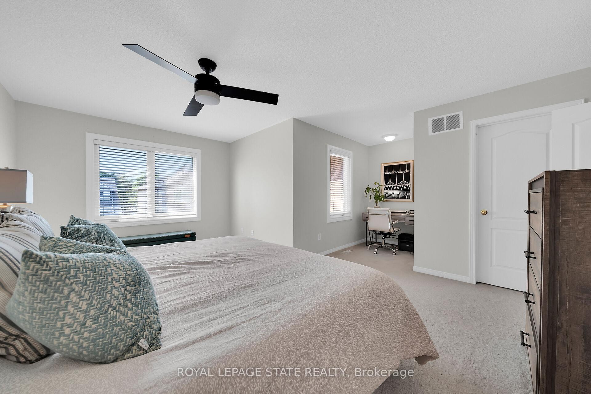 36-81 Valridge Drive, Hamilton, ON - Indoor Photo Showing Bedroom