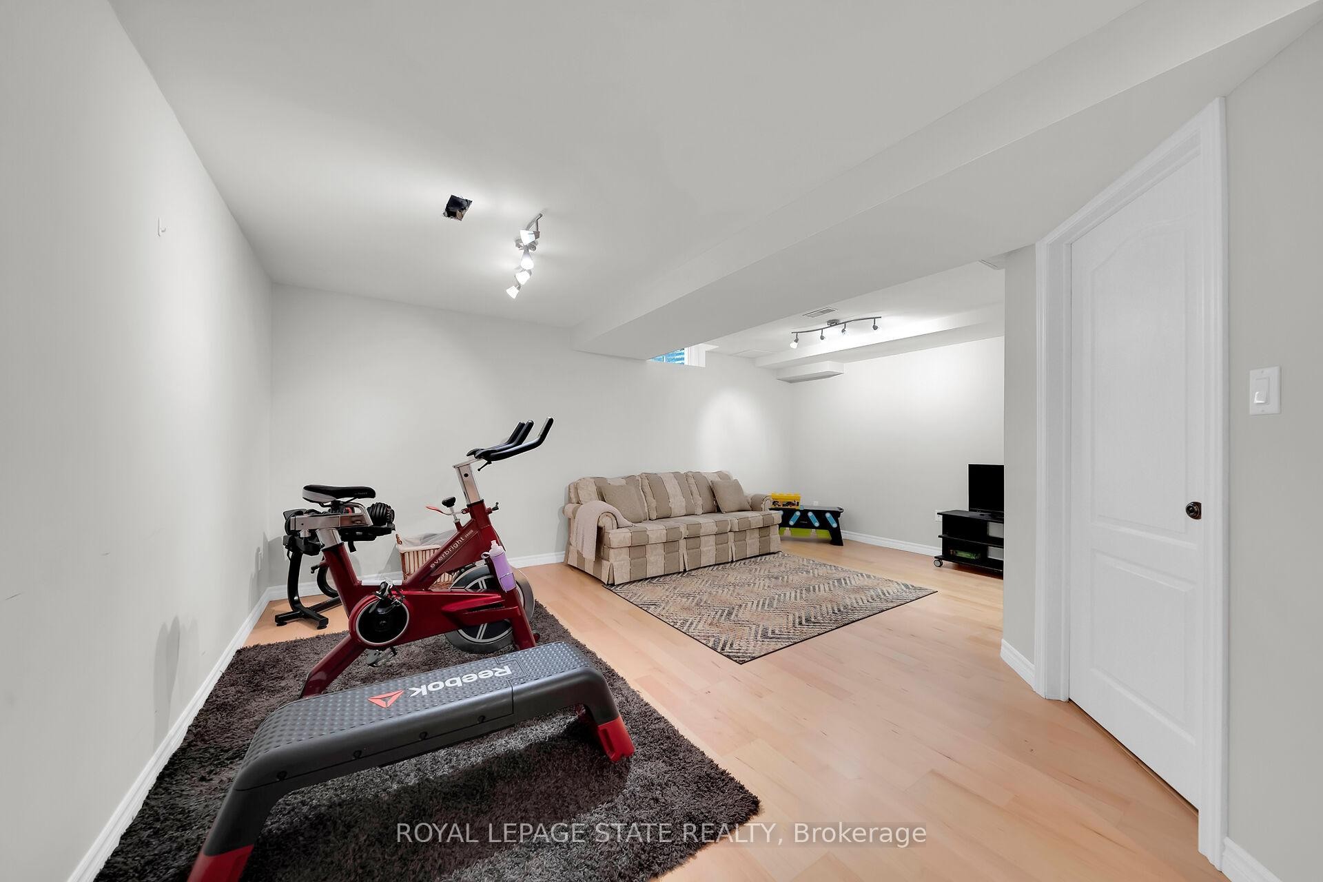 36-81 Valridge Drive, Hamilton, ON - Indoor Photo Showing Other Room