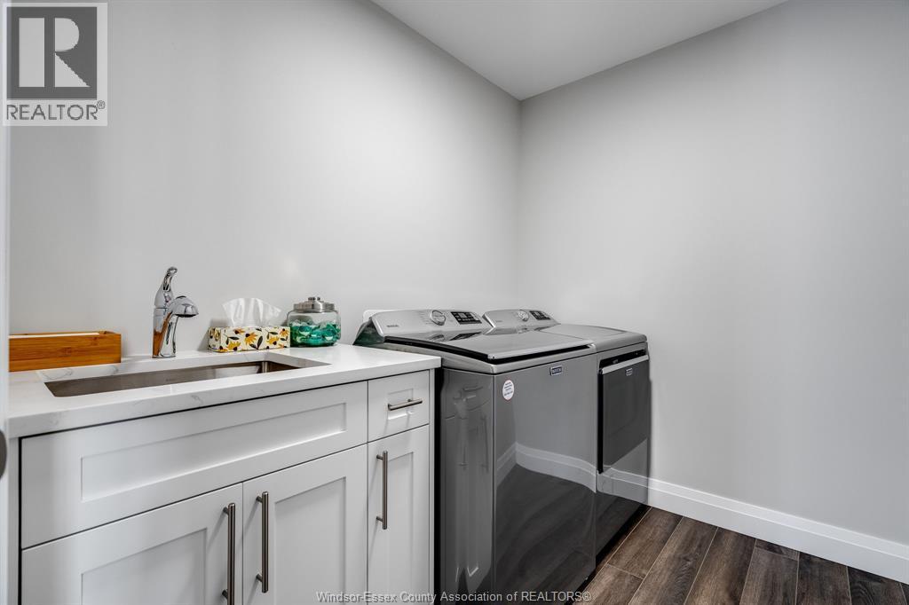 99 Eagle St, Leamington, ON - Indoor Photo Showing Laundry Room