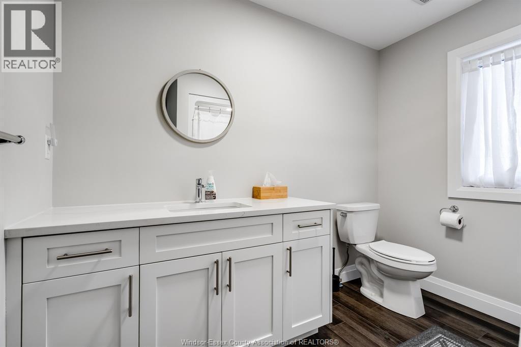 99 Eagle St, Leamington, ON - Indoor Photo Showing Bathroom
