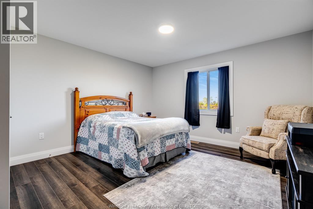 99 Eagle St, Leamington, ON - Indoor Photo Showing Bedroom