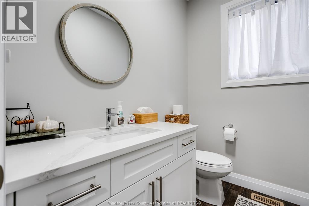 99 Eagle St, Leamington, ON - Indoor Photo Showing Bathroom