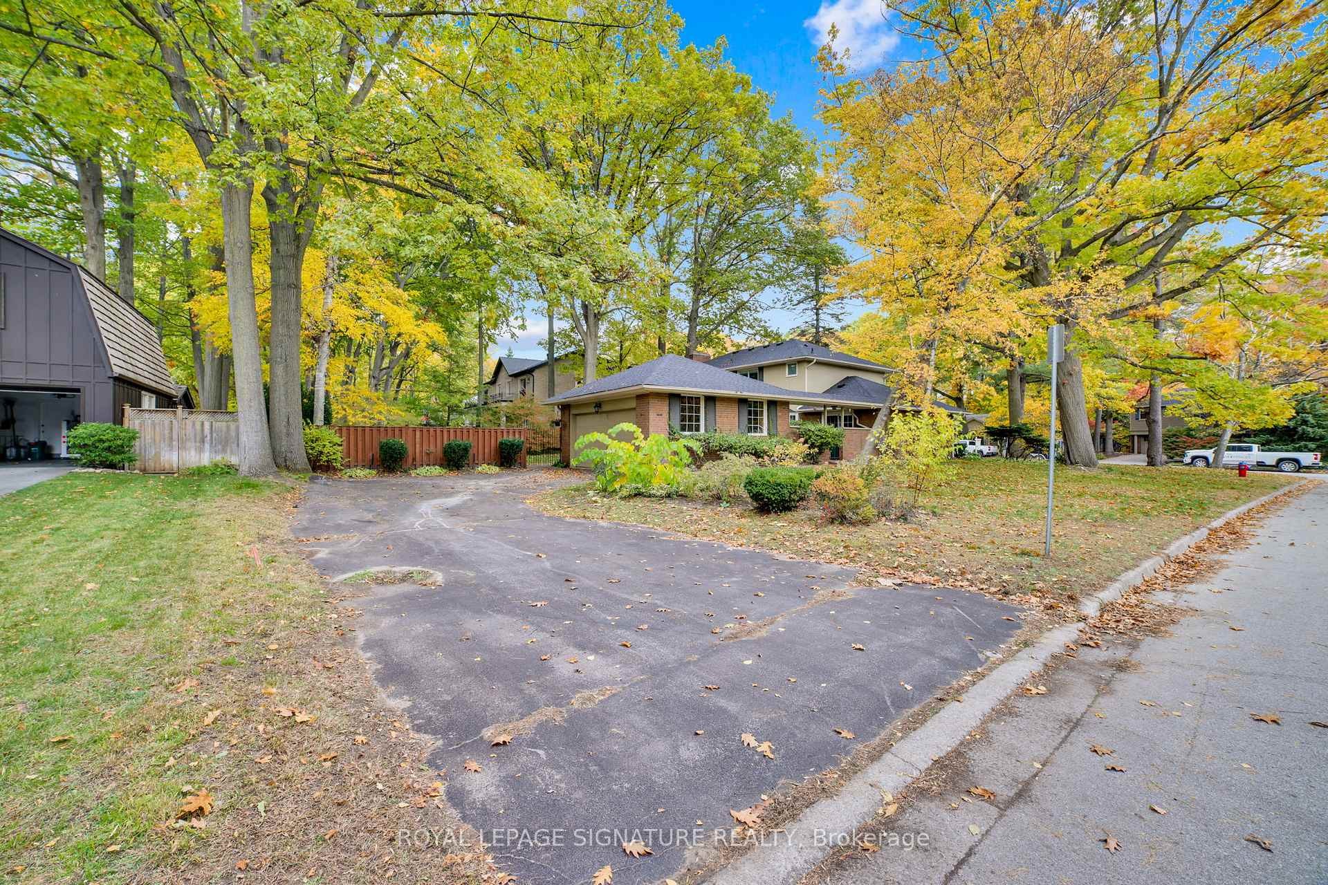 312 Dalewood Drive, Oakville, ON - Outdoor