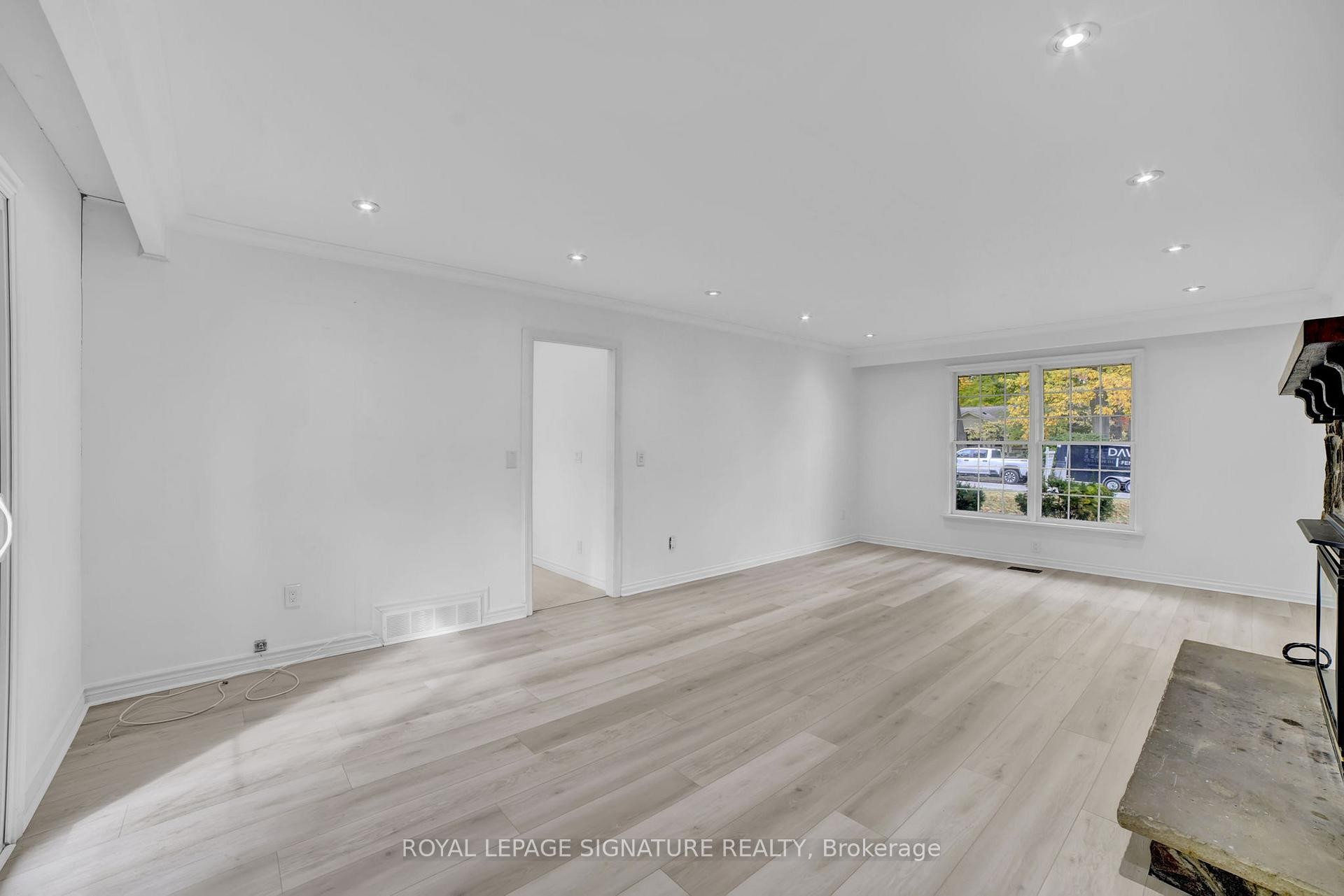 312 Dalewood Drive, Oakville, ON - Indoor