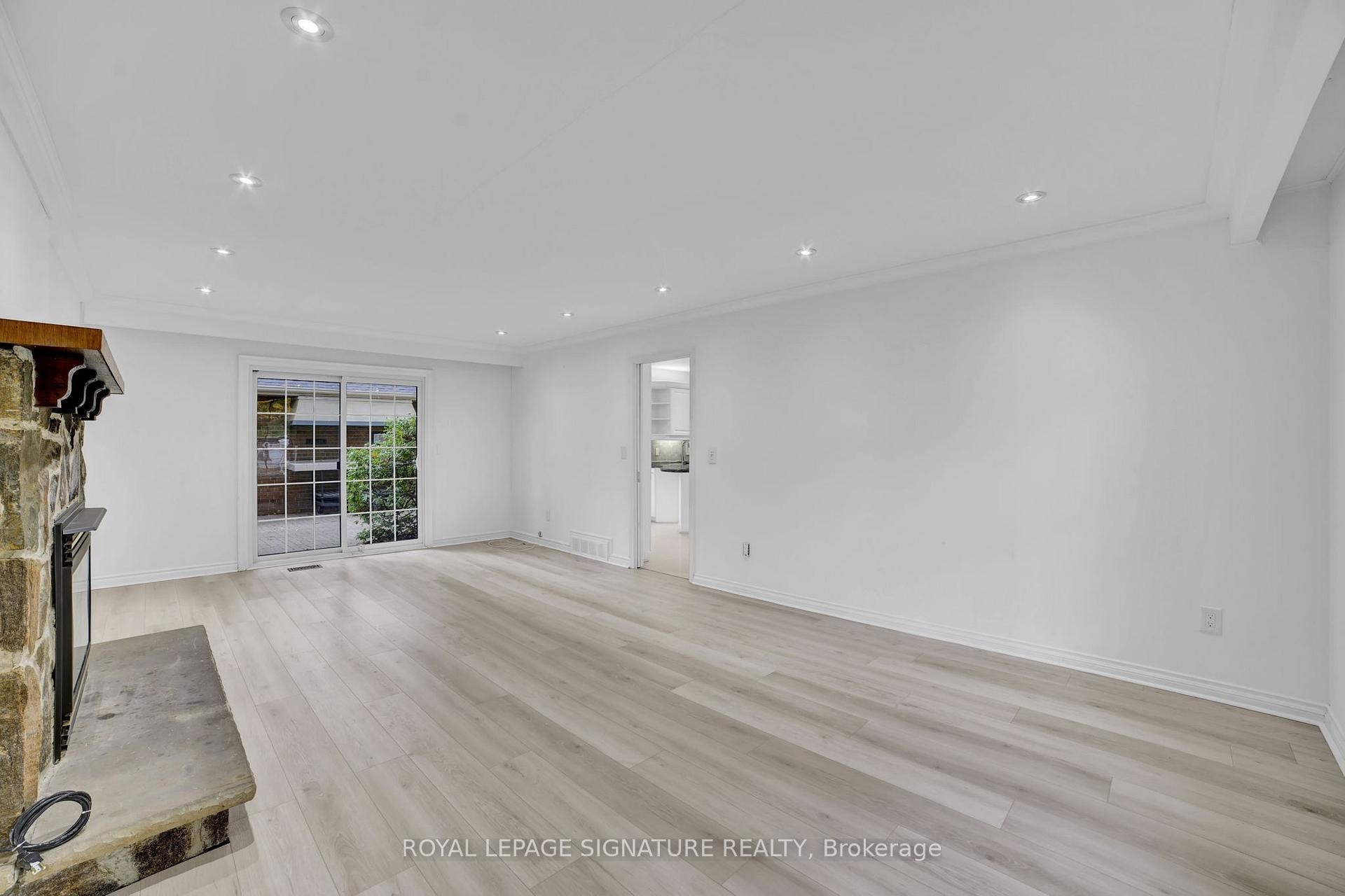 312 Dalewood Drive, Oakville, ON - Indoor With Fireplace