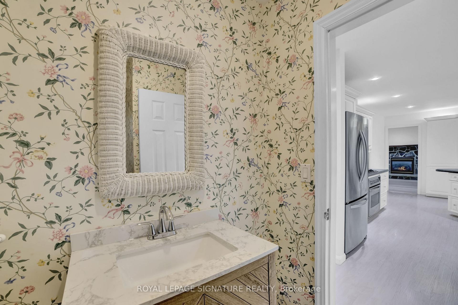 312 Dalewood Drive, Oakville, ON - Indoor Photo Showing Bathroom
