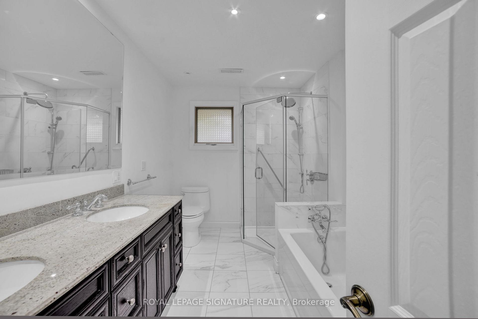 312 Dalewood Drive, Oakville, ON - Indoor Photo Showing Bathroom