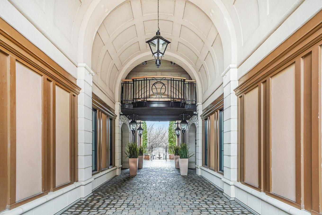 Hall - 135-4 Place Des Jardins-Des-Vosges, Montréal (Verdun/Île-Des-Soeurs), QC - Photo Showing Other Room