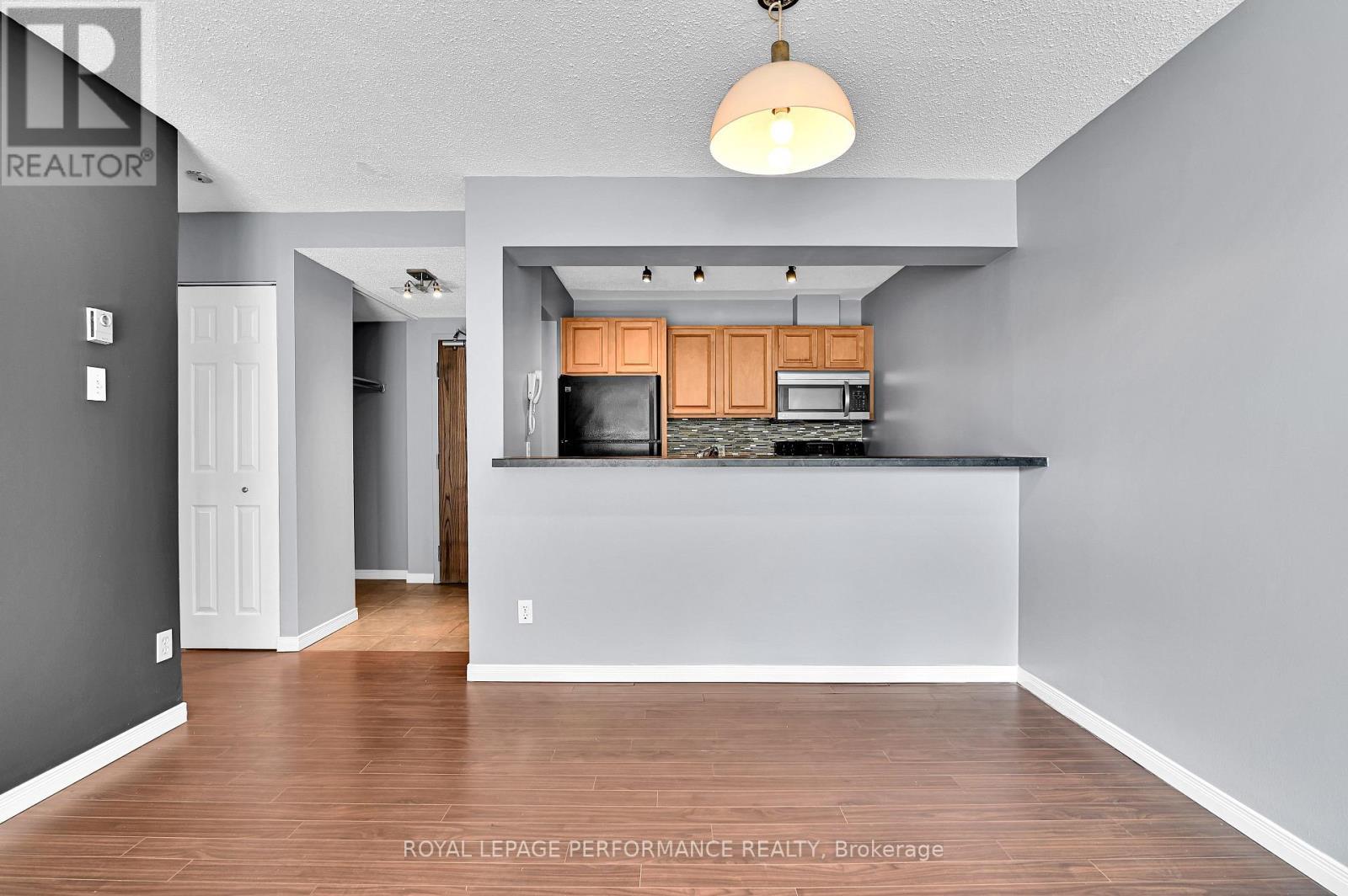 501 - 154 Nelson Street, Ottawa, ON - Indoor Photo Showing Kitchen