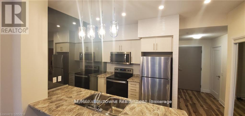 505 - 16 Concord Place, Grimsby, ON - Indoor Photo Showing Kitchen