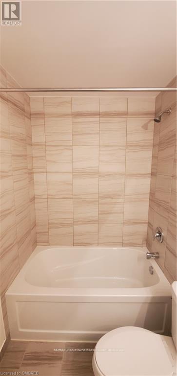 505 - 16 Concord Place, Grimsby, ON - Indoor Photo Showing Bathroom