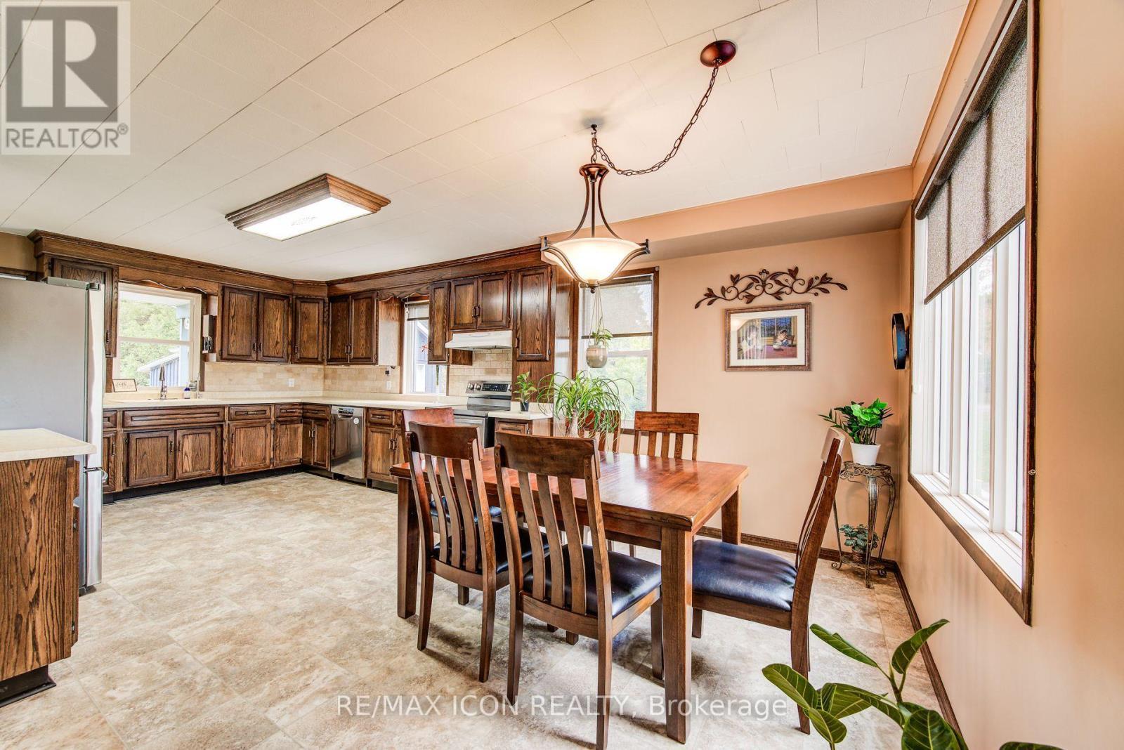 1301 Lobsinger Line, Woolwich, ON - Indoor Photo Showing Dining Room
