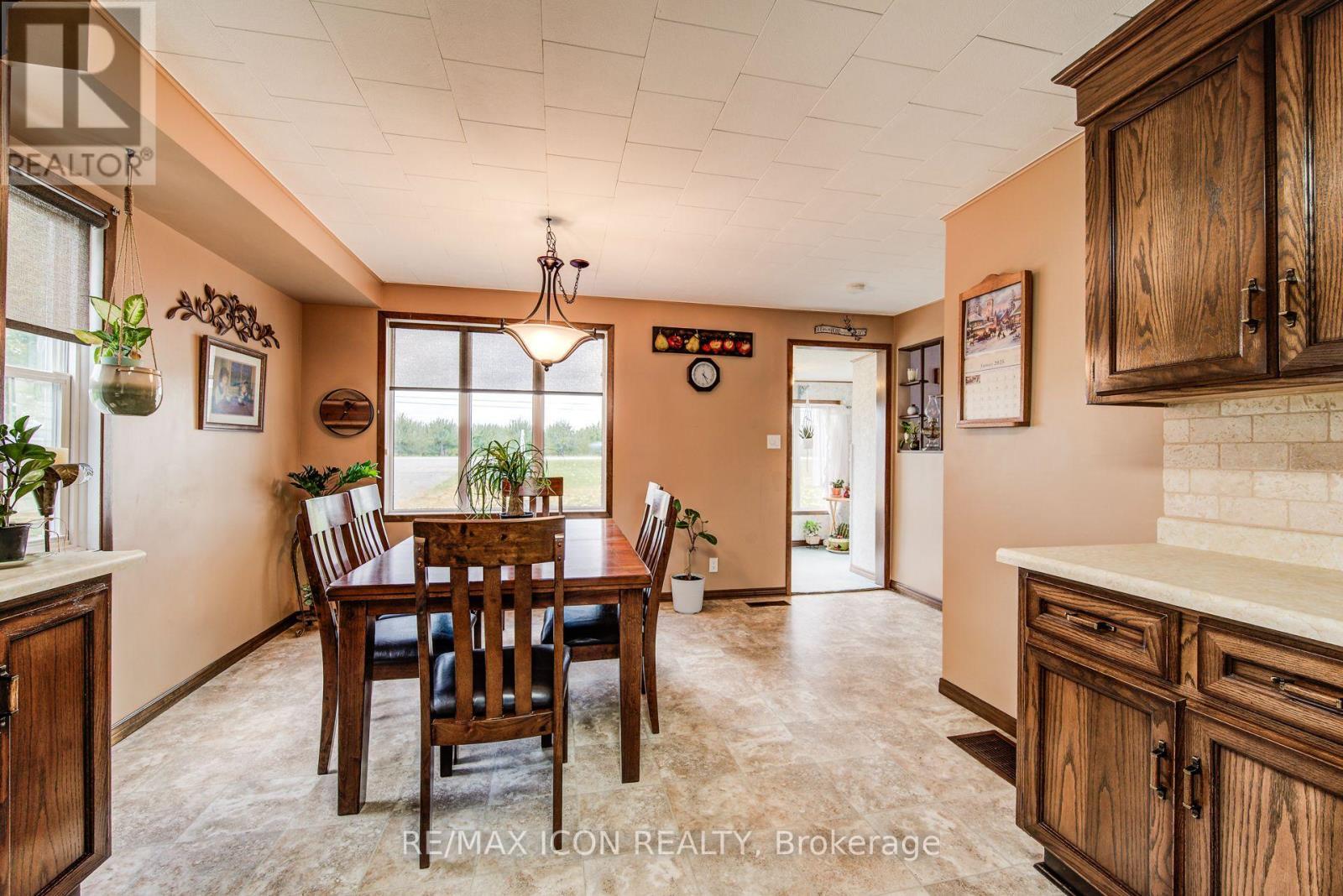 1301 Lobsinger Line, Woolwich, ON - Indoor Photo Showing Dining Room