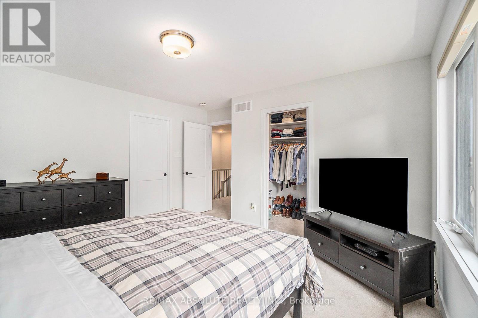 29 Mac Beattie Drive S, Arnprior, ON - Indoor Photo Showing Bedroom