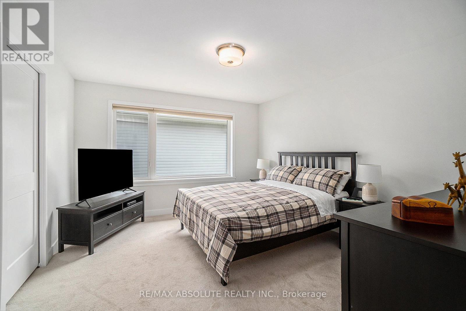 29 Mac Beattie Drive S, Arnprior, ON - Indoor Photo Showing Bedroom