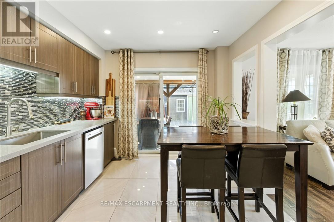 7764 Sycamore Drive, Niagara Falls, ON - Indoor