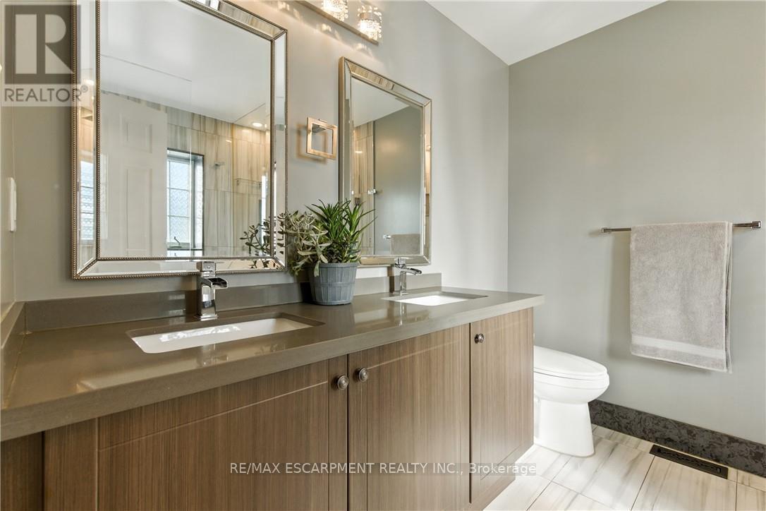 7764 Sycamore Drive, Niagara Falls, ON - Indoor Photo Showing Bathroom