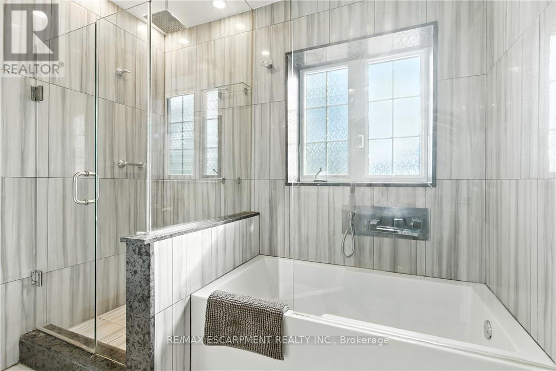 7764 Sycamore Drive, Niagara Falls, ON - Indoor Photo Showing Bathroom