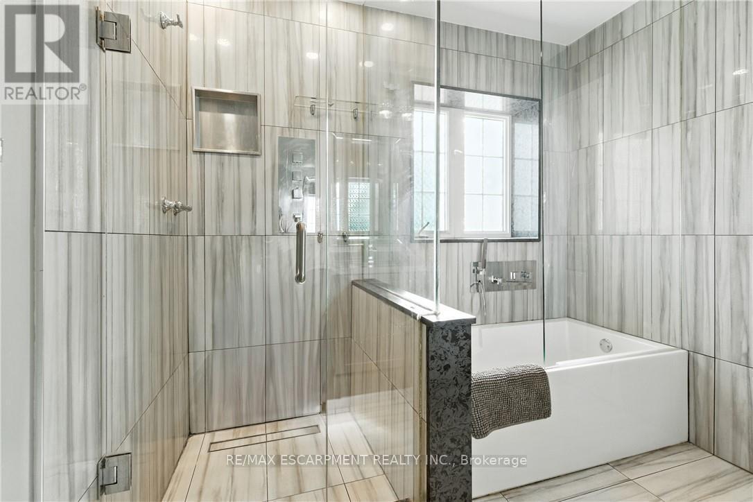 7764 Sycamore Drive, Niagara Falls, ON - Indoor Photo Showing Bathroom