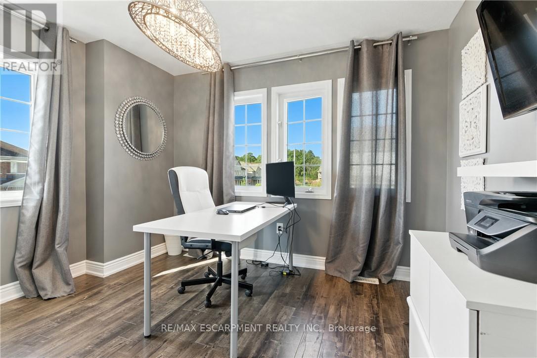 7764 Sycamore Drive, Niagara Falls, ON - Indoor Photo Showing Office