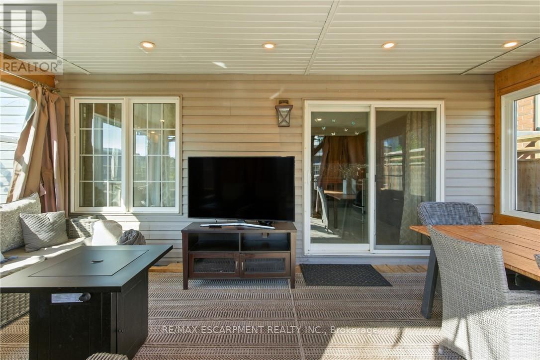 7764 Sycamore Drive, Niagara Falls, ON - Outdoor With Deck Patio Veranda With Exterior