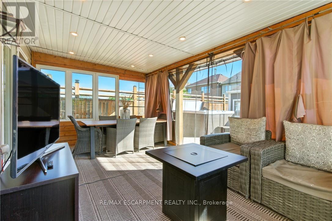 7764 Sycamore Drive, Niagara Falls, ON - With Deck Patio Veranda With Exterior