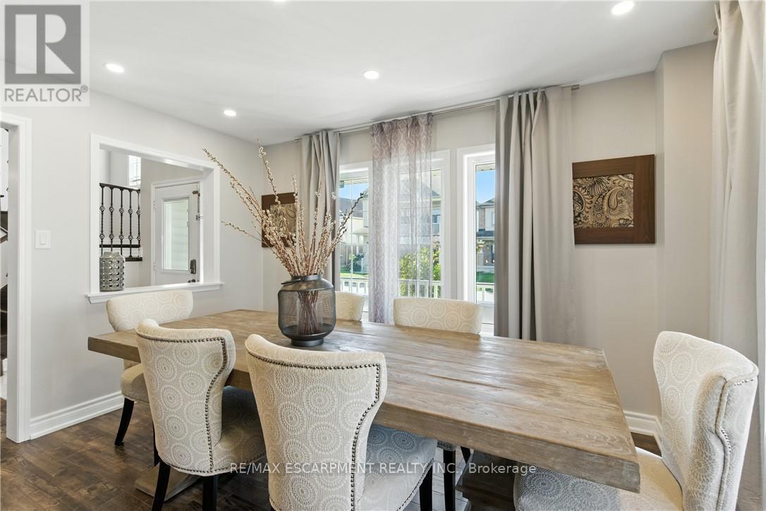 7764 Sycamore Drive, Niagara Falls, ON - Indoor Photo Showing Dining Room