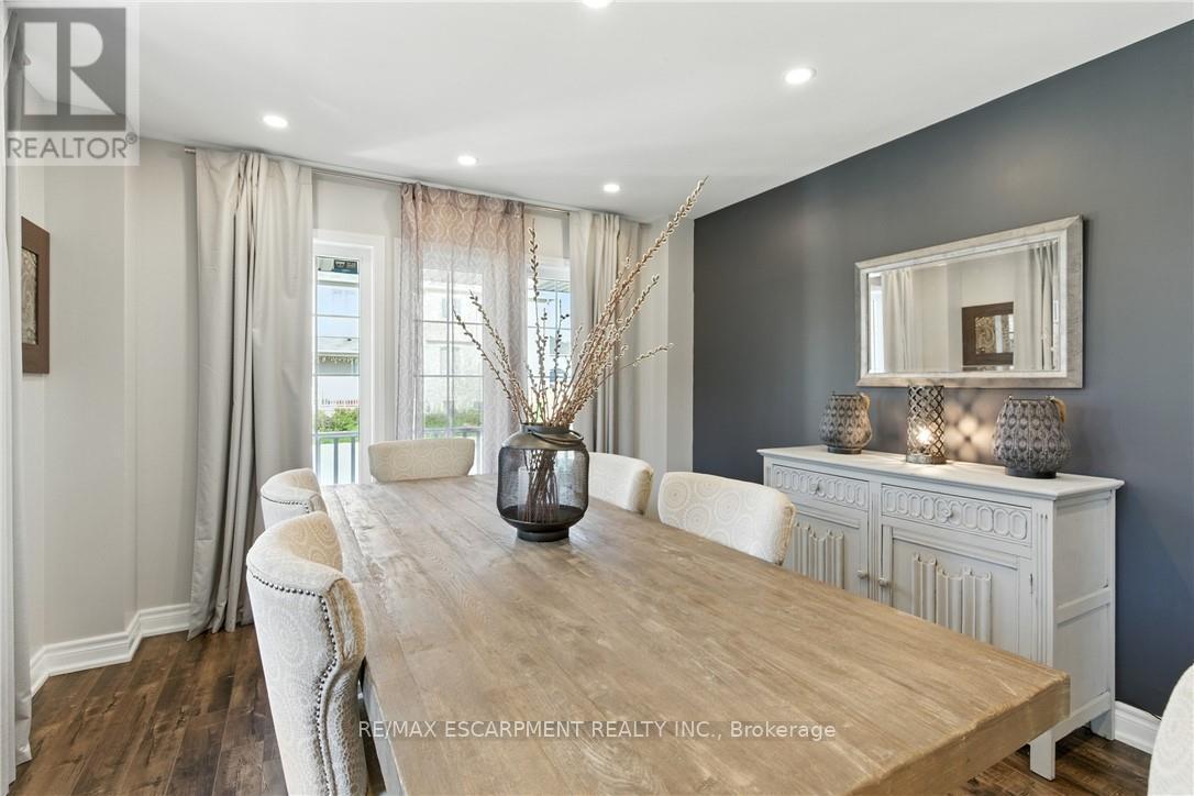 7764 Sycamore Drive, Niagara Falls, ON - Indoor Photo Showing Dining Room