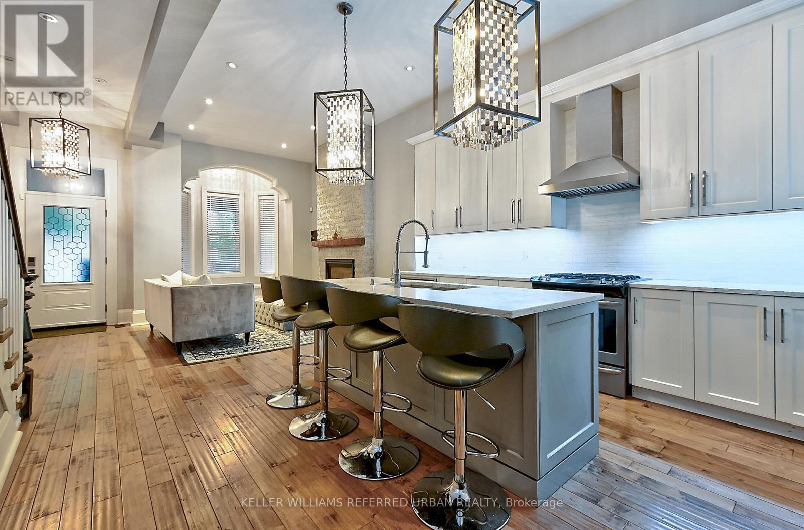 A - 48 Lansdowne Avenue, Toronto, ON - Indoor Photo Showing Kitchen With Upgraded Kitchen